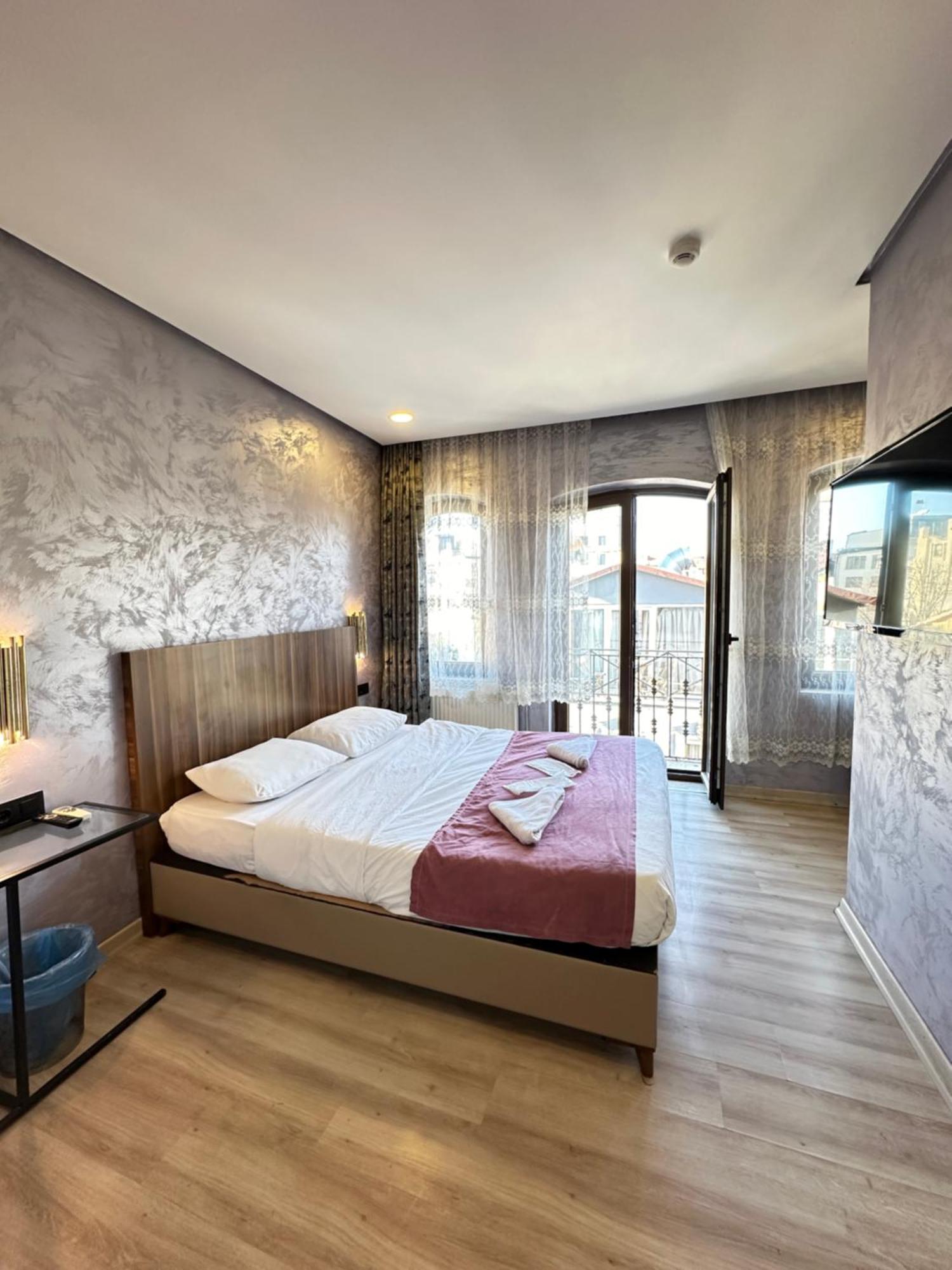 Otel Taxim Alyon İstanbul