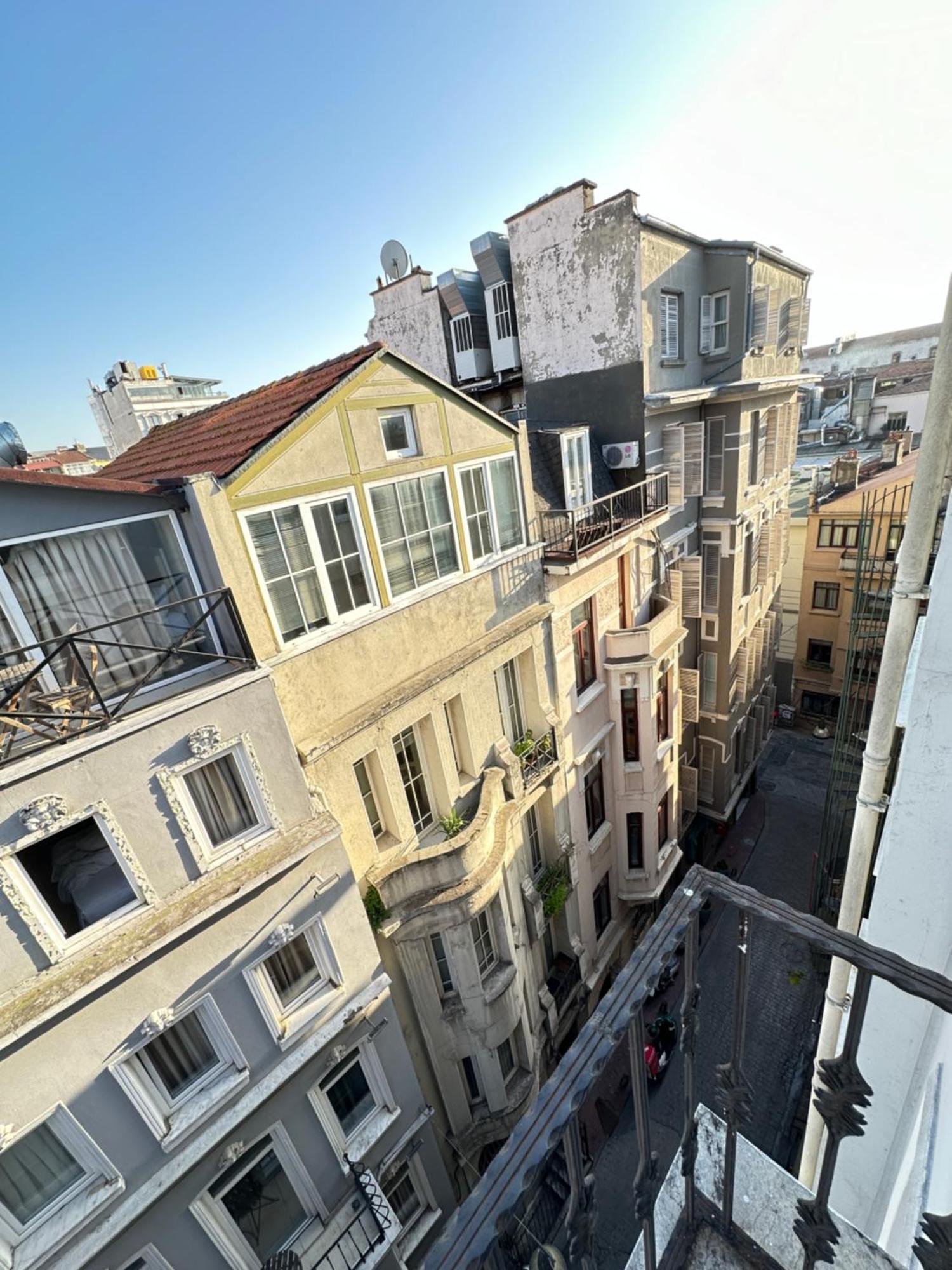 Otel Taxim Alyon