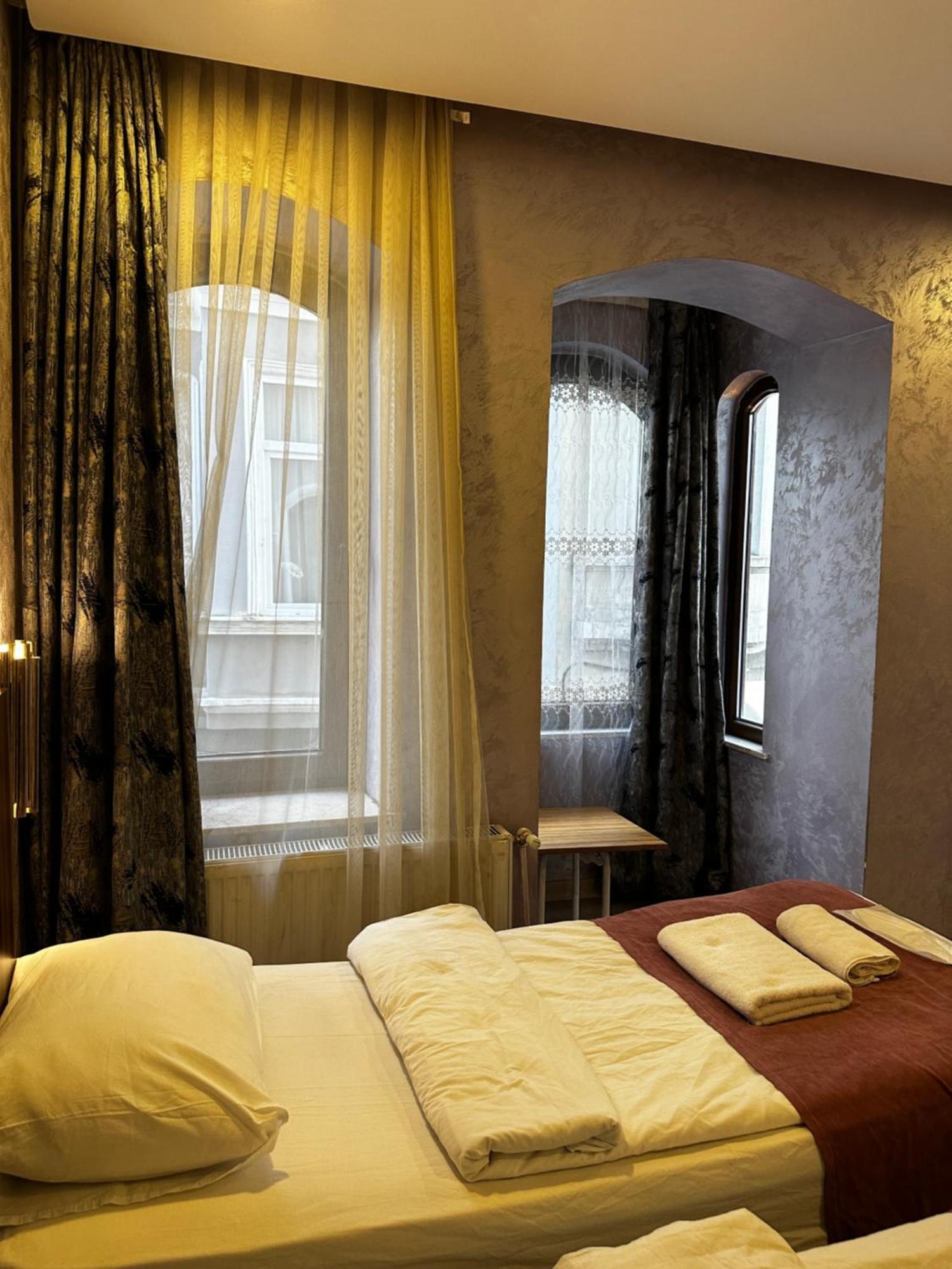 Otel Taxim Alyon İstanbul