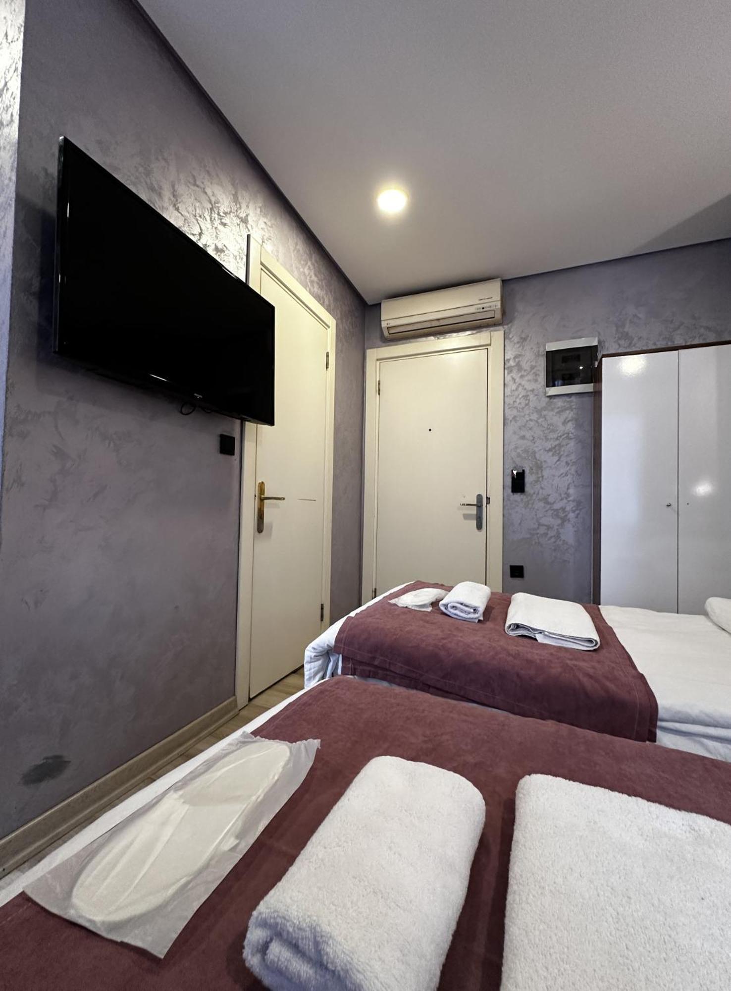Otel Taxim Alyon
