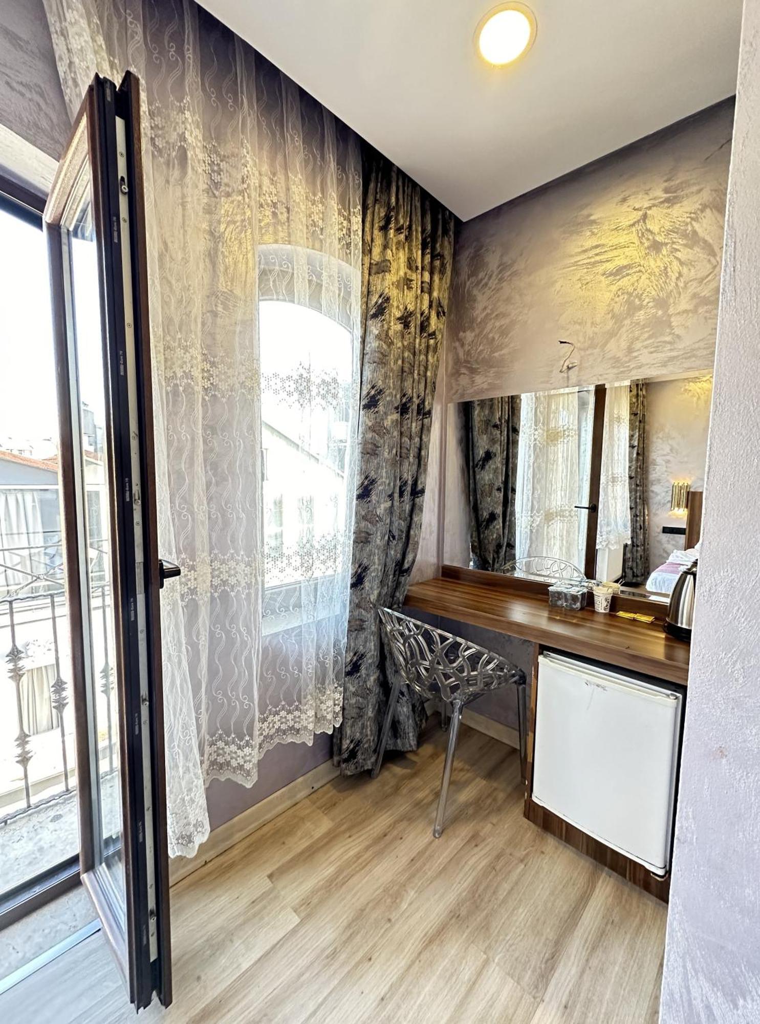 Taxim Alyon Otel