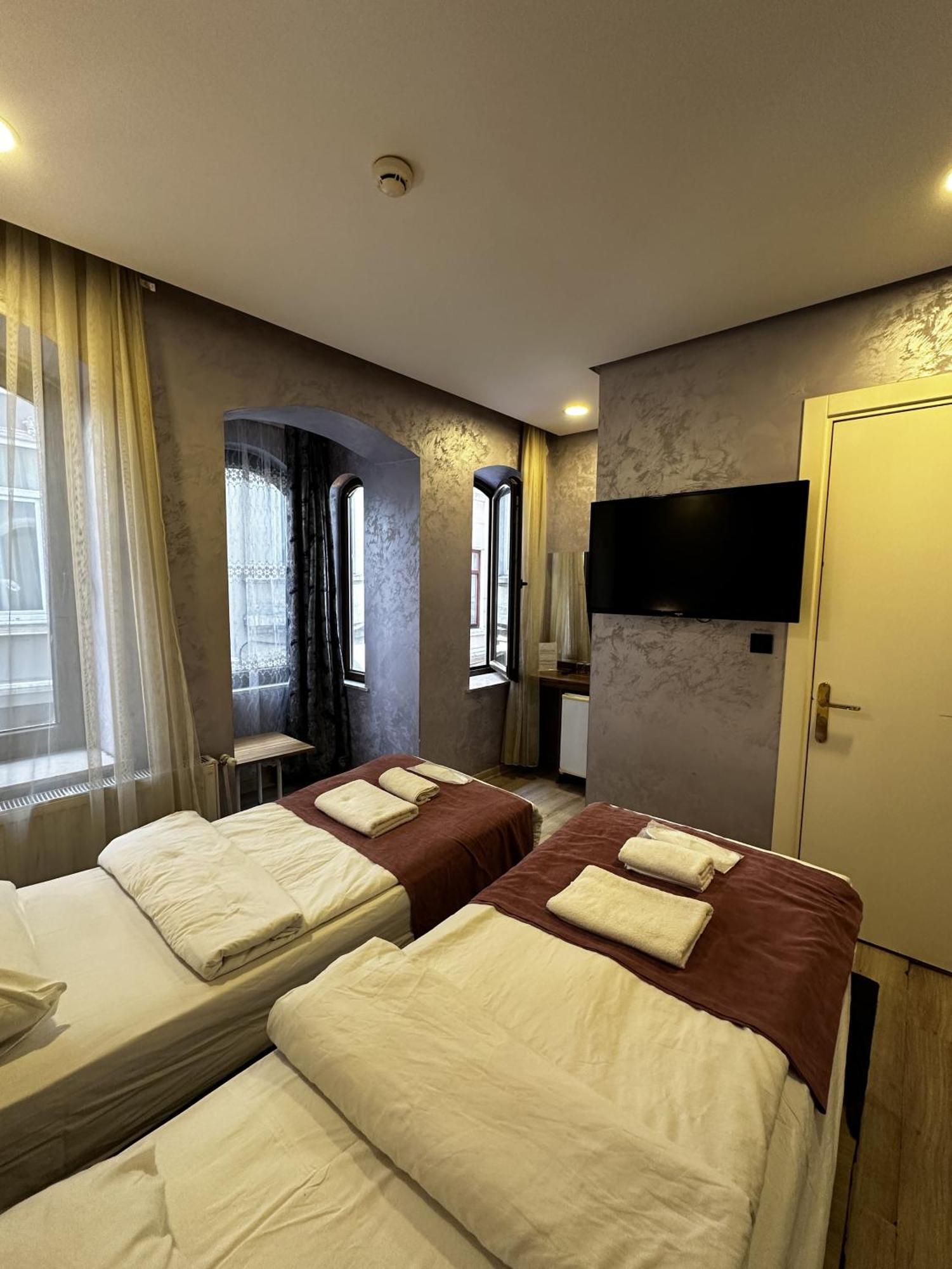 Otel Taxim Alyon 3*